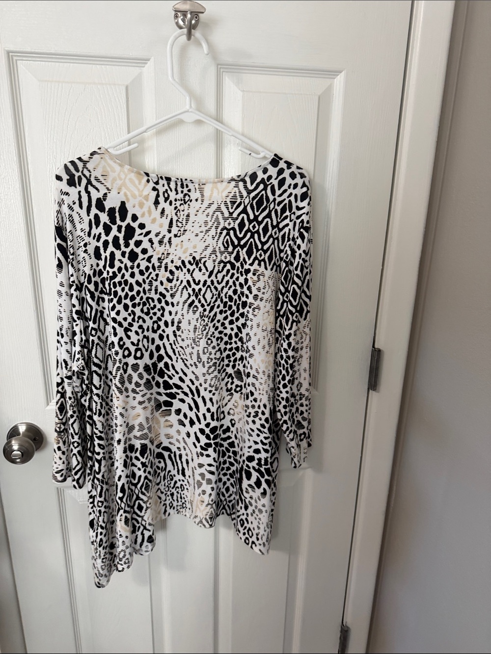 Chico's Black, White & Cream Animal Print V-Neck Tunic - Picture 4 of 4